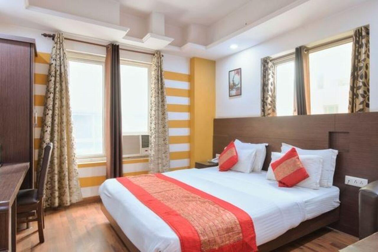 Hotel La Vista Delhi Zewnętrze zdjęcie
