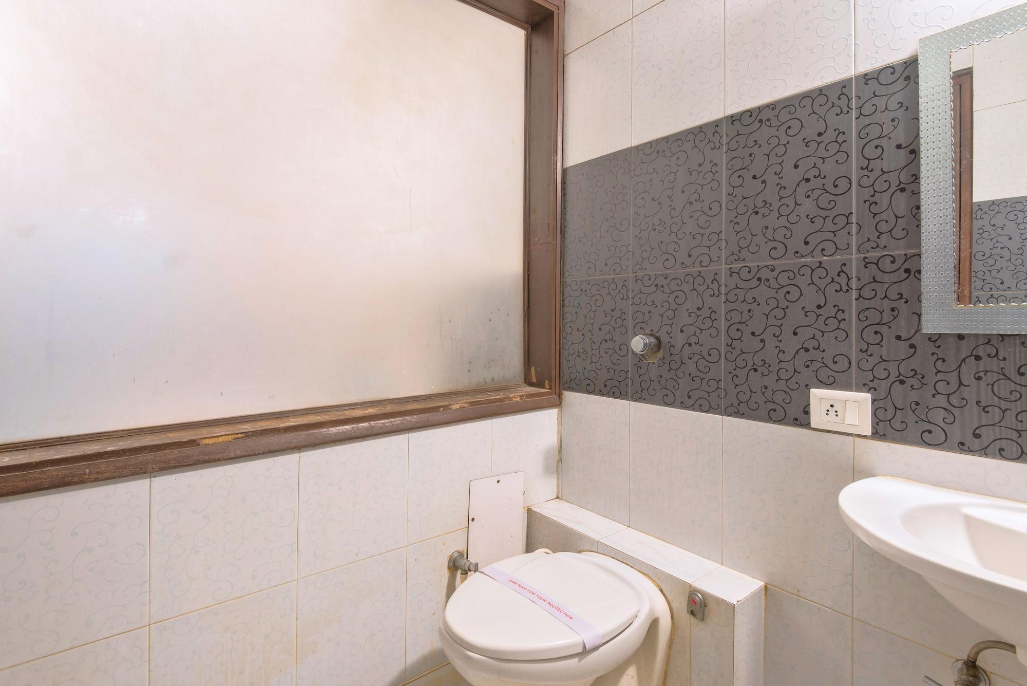 Hotel La Vista Delhi Zewnętrze zdjęcie