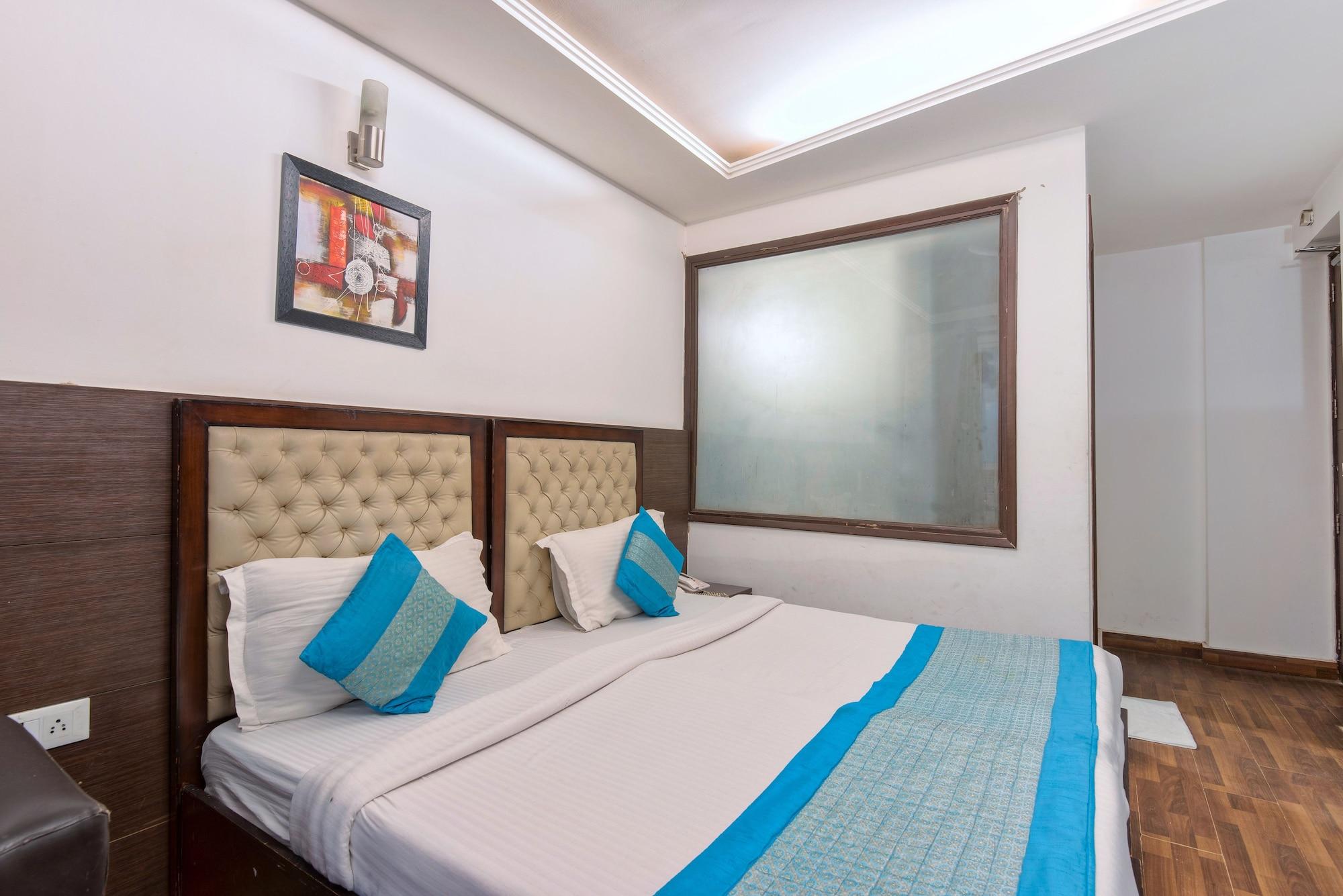 Hotel La Vista Delhi Zewnętrze zdjęcie