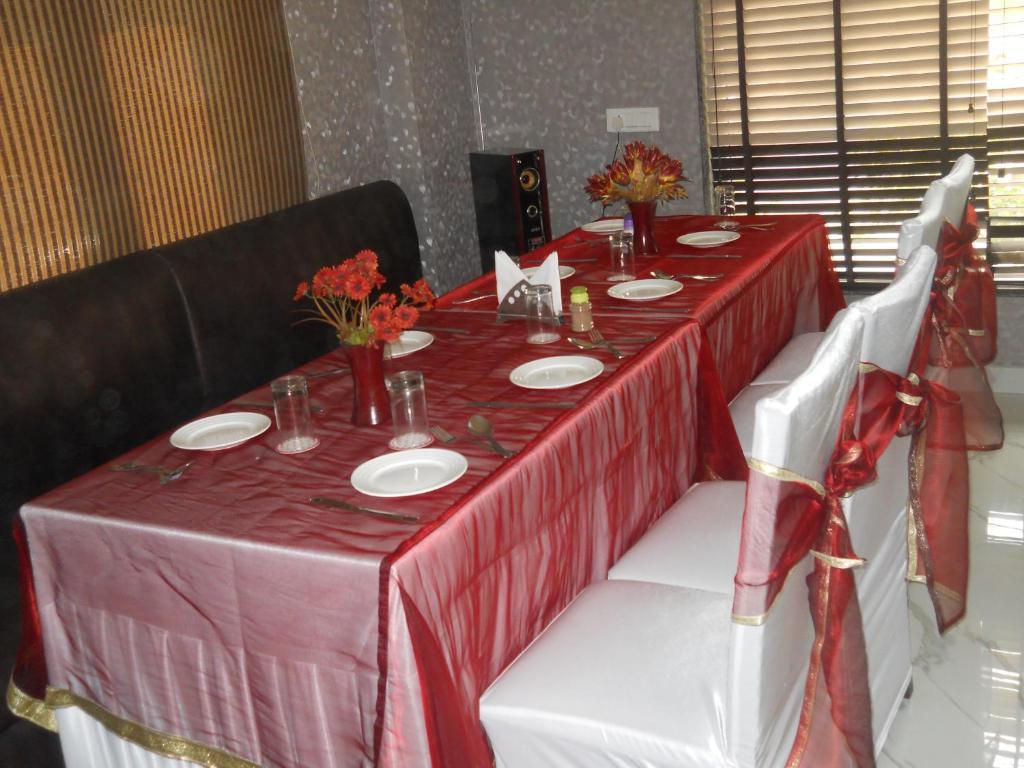 Hotel La Vista Delhi Zewnętrze zdjęcie