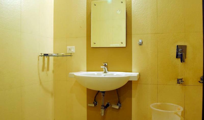 Hotel La Vista Delhi Zewnętrze zdjęcie